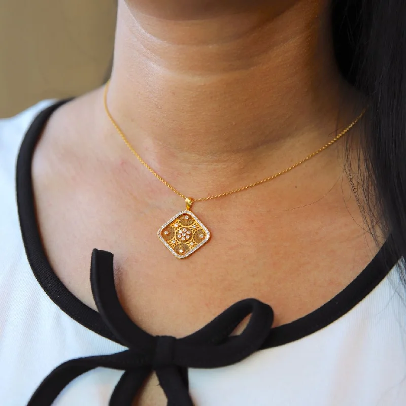 Ladies necklaces ever glow -Gold Necklace (Chain With Zircon Square Shaped Pendant) 21KT - FKJNKL21KM9946